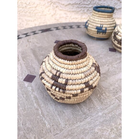 3 Miniature Native American Hand Woven Coiled Grass Seed Pots Papago Animals - Picture 3 of 13